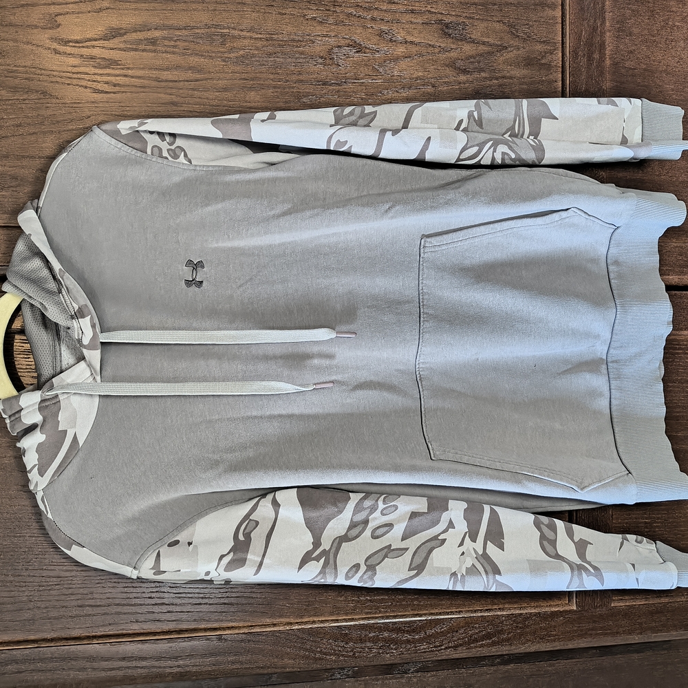 Under Armour Gray Oversized Long Sleeve Sweatshirt
